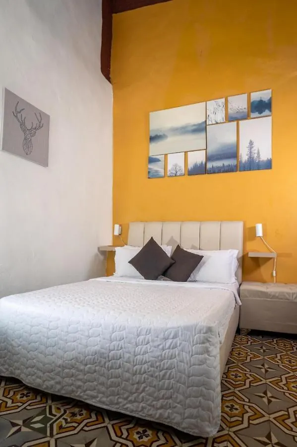 Bed & Breakfast Blue Colonial Hotel Restaurant & Bar